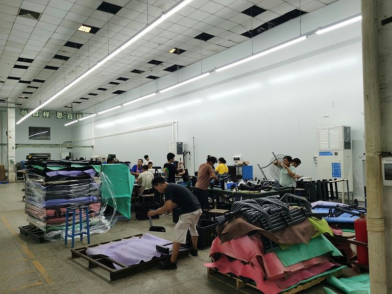 鋁制品廠房車間降溫工程-蒸發(fā)冷省電空調(diào).jpg 鋁制品廠房車間降溫工程-蒸發(fā)冷省電空調(diào).jpg